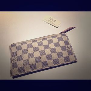 Wallet/Accessory Carrier